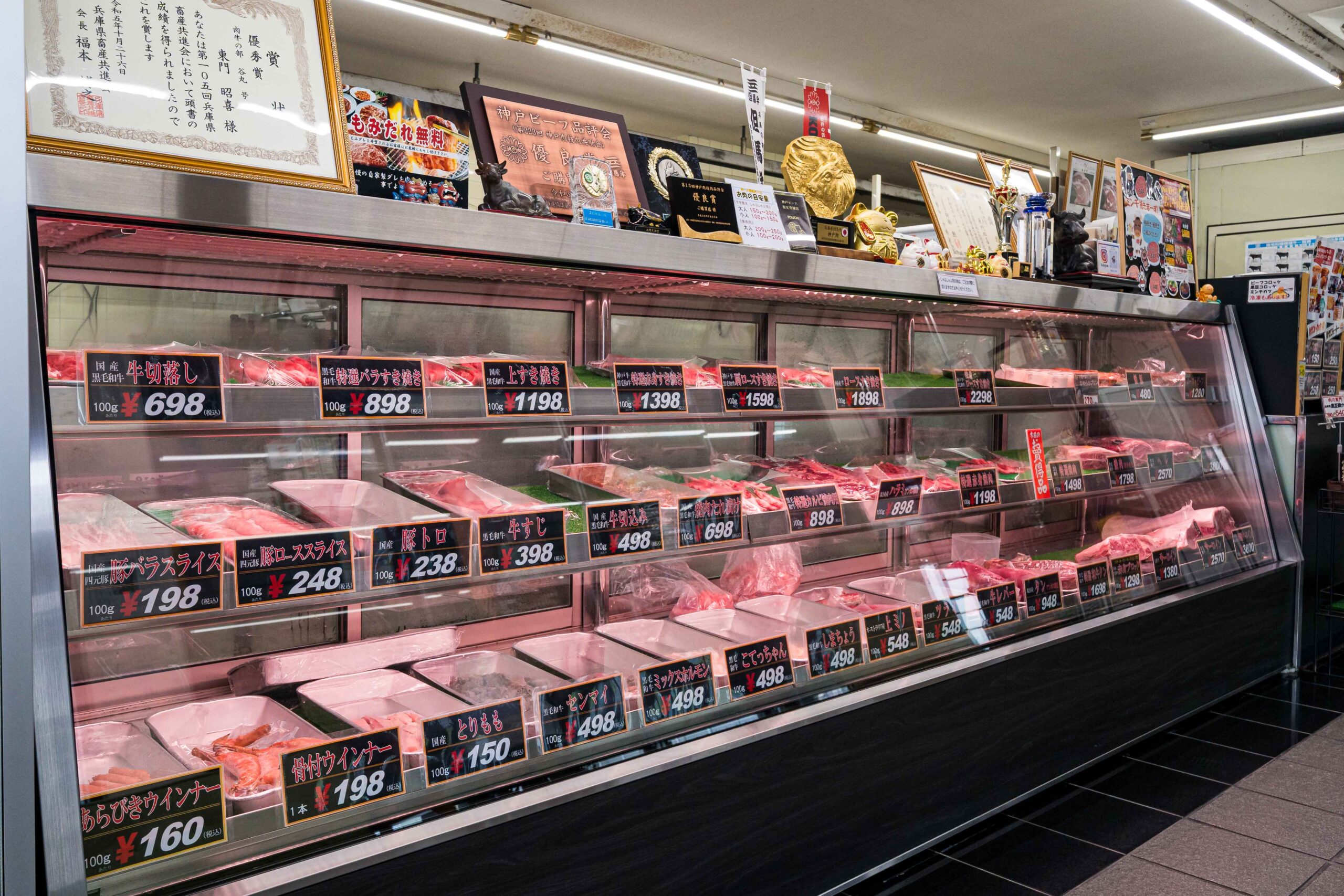 肉の東門 店内のショーケース